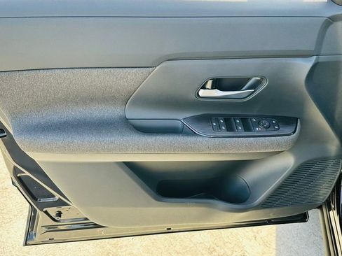 New 2026 Nissan Kicks SV image 13