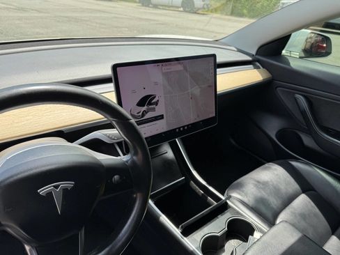 Used 2019 Tesla Model 3 Standard Range Plus image 16