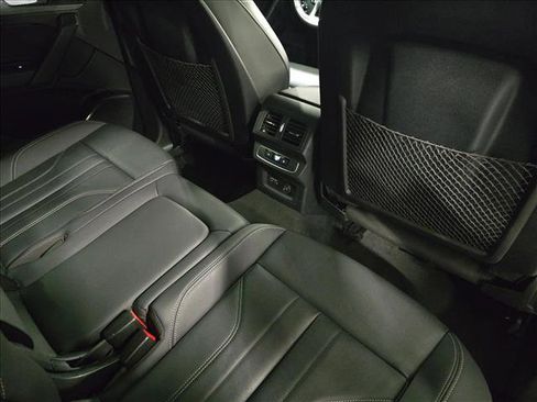 Used 2025 Audi Q5 2.0T Premium image 11