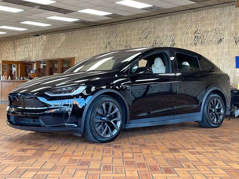 Used 2023 Tesla Model X image 5