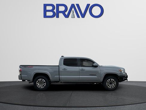 Used 2021 Toyota Tacoma TRD Sport w/ Technology Package AWD/4WD image 4
