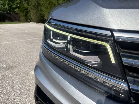 Used 2020 Volkswagen Tiguan SEL Premium R-Line AWD/4WD image 38