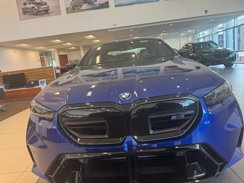 New 2026 BMW M5 w/ Carbon Package image 9