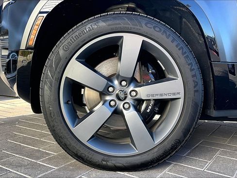 Used 2023 Land Rover Defender 110 Carpathian Edition image 9