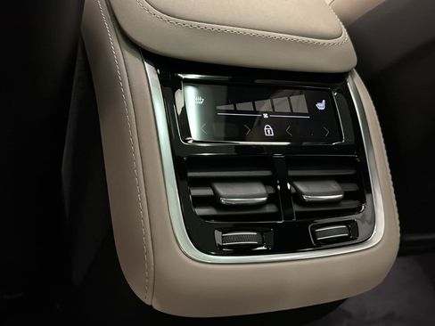 Used 2026 Volvo XC90 B6 Plus w/ Protection Package Premier image 27