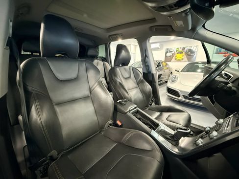 Used 2017 Volvo XC60 T6 Dynamic w/ Preferred Option Package AWD/4WD image 16