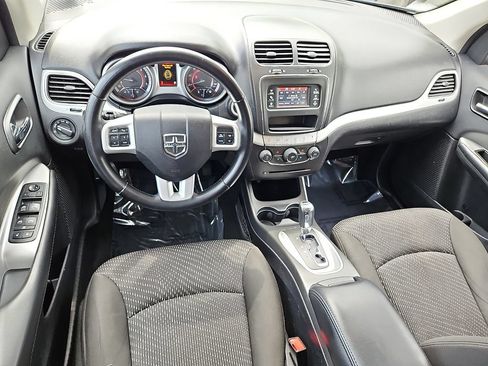 Used 2020 Dodge Journey SE w/ SE Popular Equipment Group FWD image 12