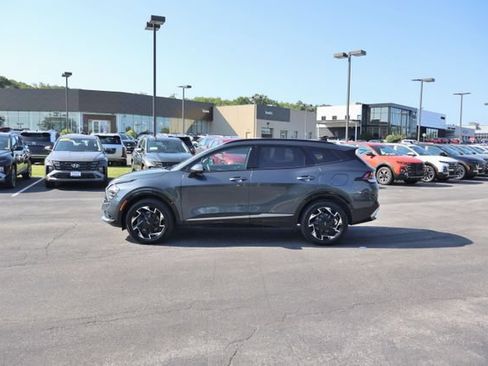 Used 2025 Kia Sportage SX AWD/4WD image 2
