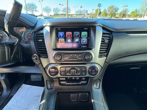 Used 2017 Chevrolet Suburban LT w/ Luxury Package image 21