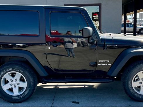 Used 2017 Jeep Wrangler Sport w/ Quick Order Package 24S AWD/4WD image 8