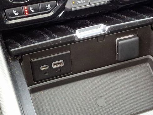 Used 2023 GMC Yukon XL Denali image 31