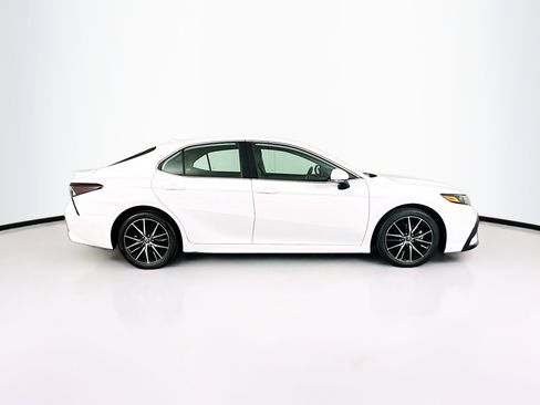 Used 2023 Toyota Camry SE image 10