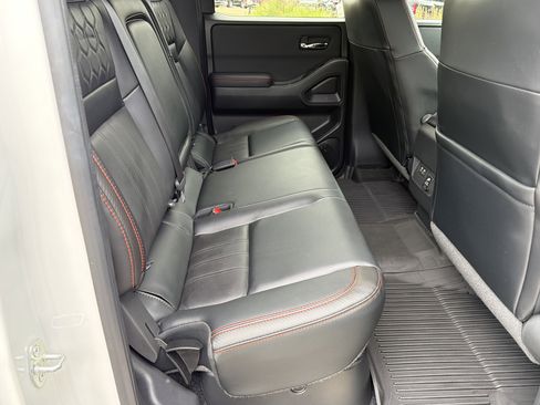 Used 2023 Nissan Frontier PRO-4X w/ Pro-4X Premium Package AWD/4WD image 15