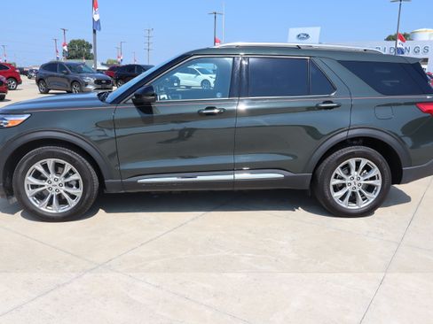 Used 2024 Ford Explorer Limited w/ Limited Technology Package AWD/4WD image 8