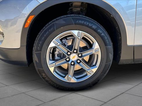 Used 2025 Chevrolet Blazer LT image 11