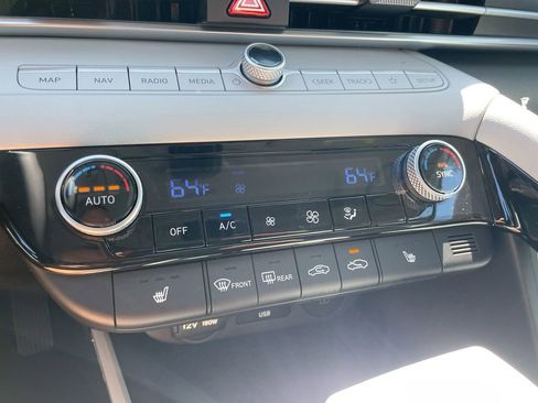 New 2025 Hyundai Elantra Limited image 44