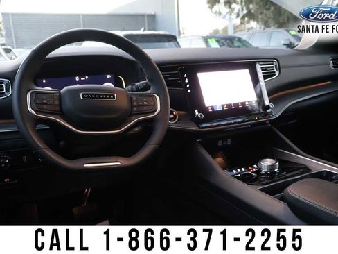 Used 2024 Jeep Wagoneer L Series II w/ Flexible Seating Group image 15