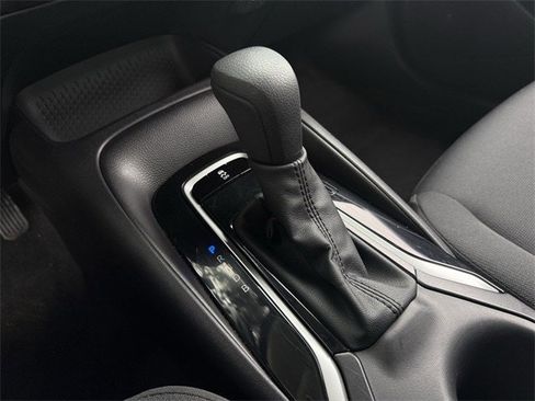 Used 2025 Toyota Corolla LE image 20