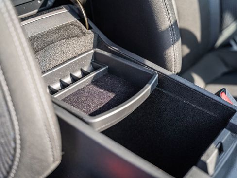 Used 2024 Subaru Ascent Premium w/ Convenience Package image 11