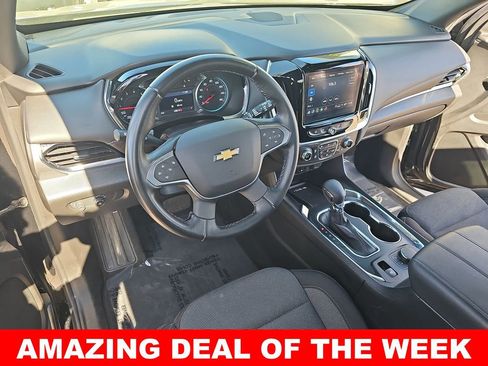 Used 2023 Chevrolet Traverse LT image 17