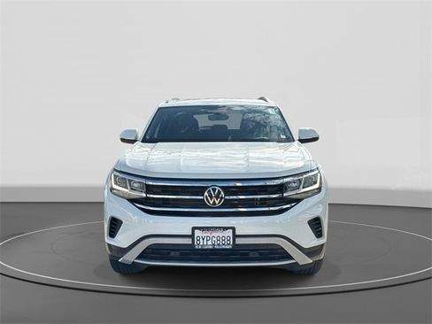 Certified 2021 Volkswagen Atlas Cross Sport SE w/ Panoramic Sunroof Package image 2