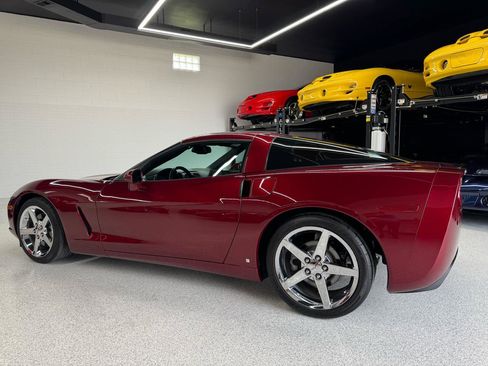 Used 2007 Chevrolet Corvette Coupe w/ Preferred Equipment Group RWD image 10
