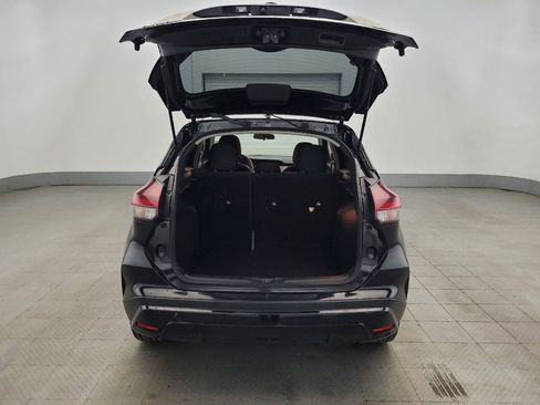 Used 2021 Nissan Kicks SV FWD image 29