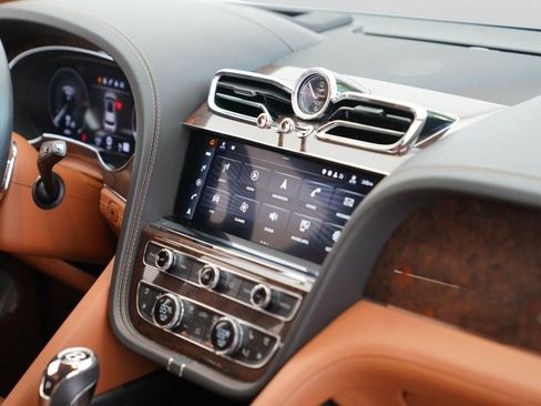 Used 2022 Bentley Bentayga Speed AWD/4WD image 44