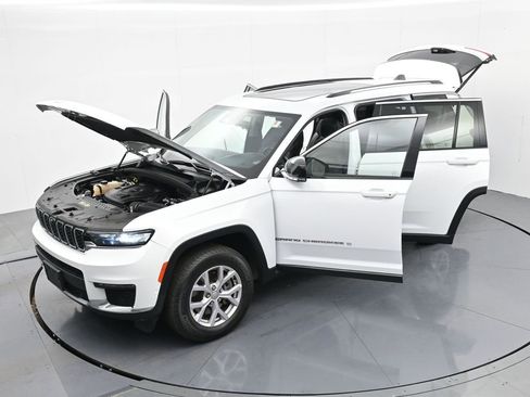 Used 2022 Jeep Grand Cherokee L Limited w/ Luxury Tech Group II image 42