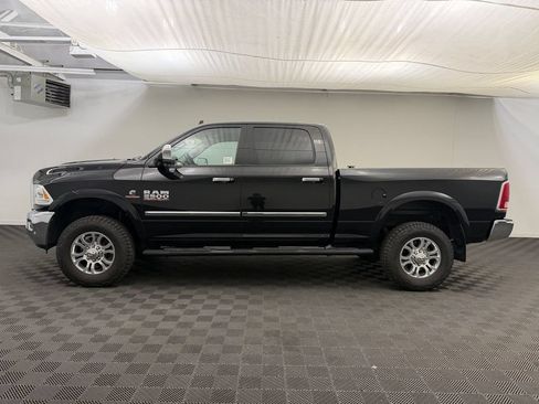 Used 2017 RAM 2500 Laramie AWD/4WD image 2