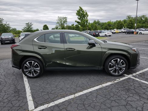 Used 2024 Lexus UX 250h AWD w/ Premium Package image 18