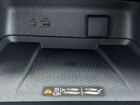 Certified 2024 Chevrolet Traverse RS FWD image 36
