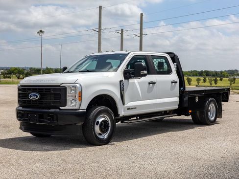Used 2023 Ford F350 XL AWD/4WD image 3