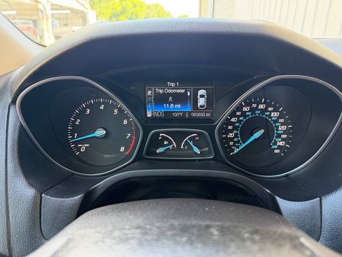 Used 2012 Ford Focus SEL FWD image 23