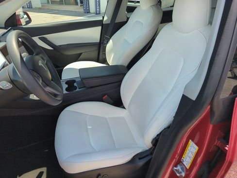 Used 2022 Tesla Model Y Performance AWD/4WD image 12