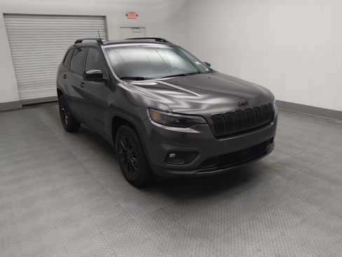 Used 2023 Jeep Cherokee Altitude Lux image 13