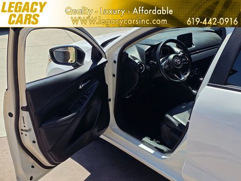 Used 2019 Toyota Yaris XLE FWD image 49