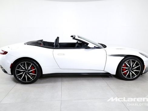 Used 2020 Aston Martin DB11 Volante RWD image 10