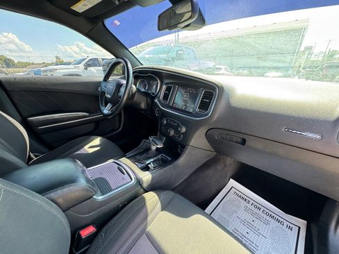 Used 2015 Dodge Charger SXT RWD image 30
