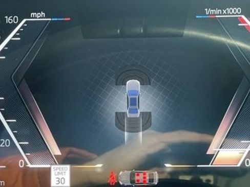 Used 2023 BMW 740i w/ Parking Assistance Package image 22