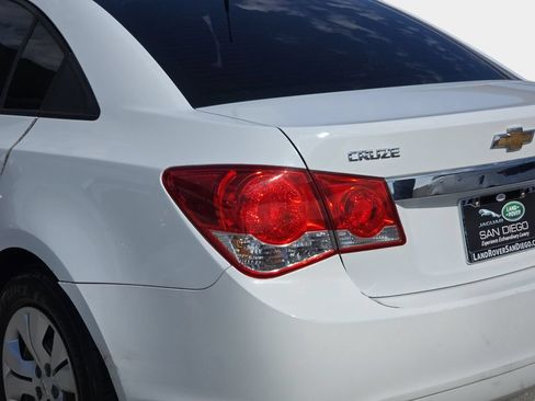 Used 2014 Chevrolet Cruze LS FWD image 33