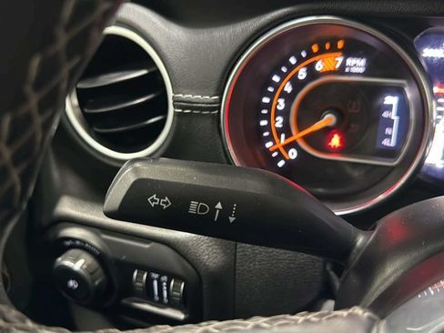 Used 2021 Jeep Wrangler Unlimited Sahara w/ Uconnect 4C Nav & Sound Group AWD/4WD image 32