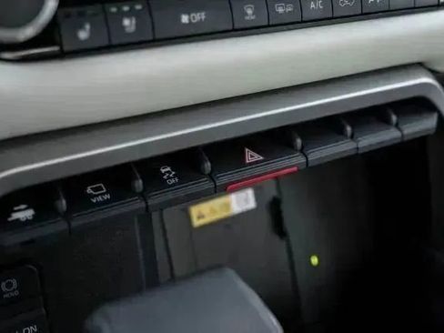 Used 2024 Toyota Tundra Capstone AWD/4WD image 35