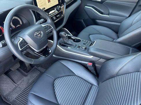 Certified 2026 Toyota Highlander XSE AWD/4WD image 11