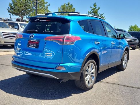 Used 2018 Toyota RAV4 Limited AWD/4WD image 4