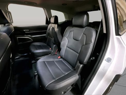 Used 2025 Kia Telluride S AWD/4WD image 21