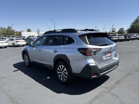 Used 2023 Subaru Outback Premium AWD/4WD image 5