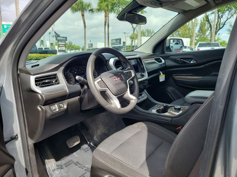 Used 2023 GMC Acadia SLE FWD image 9