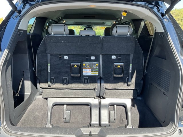 Used 2025 Toyota Sienna XLE FWD image 10