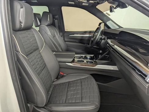 Used 2025 Cadillac Escalade Sport Platinum image 29